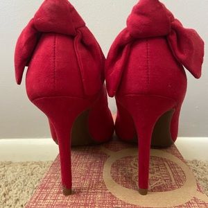 Jessica Simpson heels